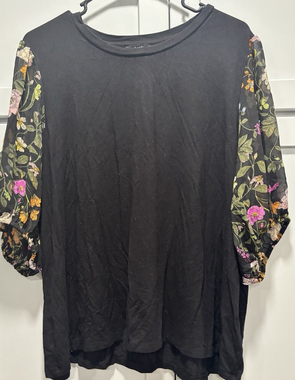 Tahari Women’s Plus 2X Black Floral Knit Top Round Neck 3/4 Puff Sleeve